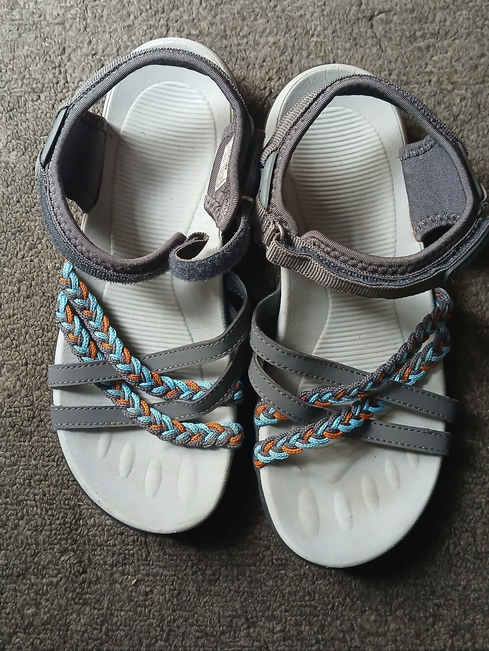 Duinn Womens Gray Braided Strap Sandals with Blue and Orange Accents Size 7